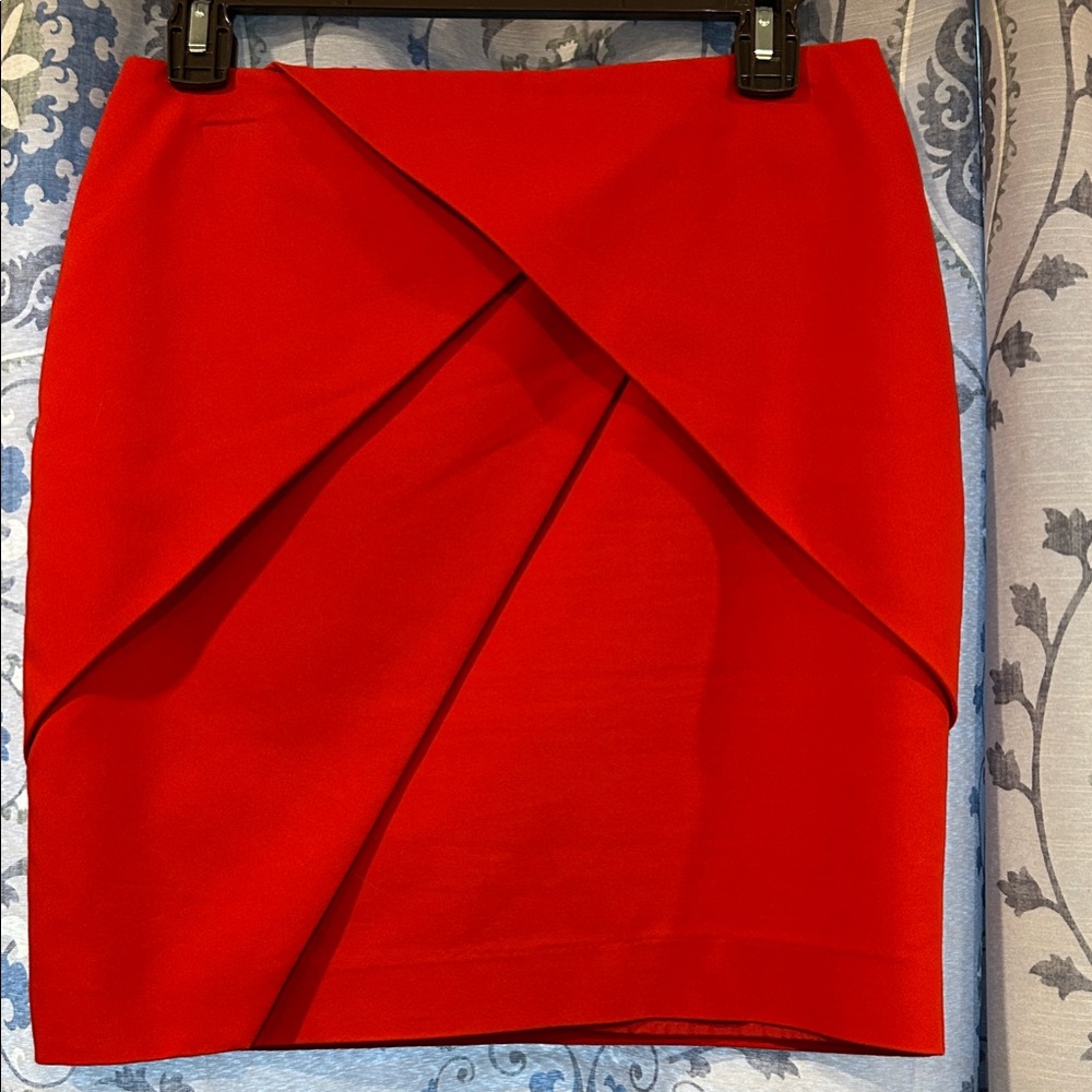 H&M Vibrant Red Skirr. Size 8